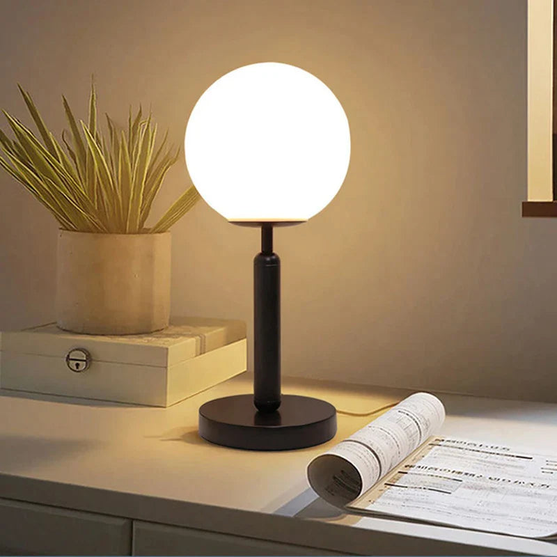 Lampe de table LED Glowsphere aspect laiton