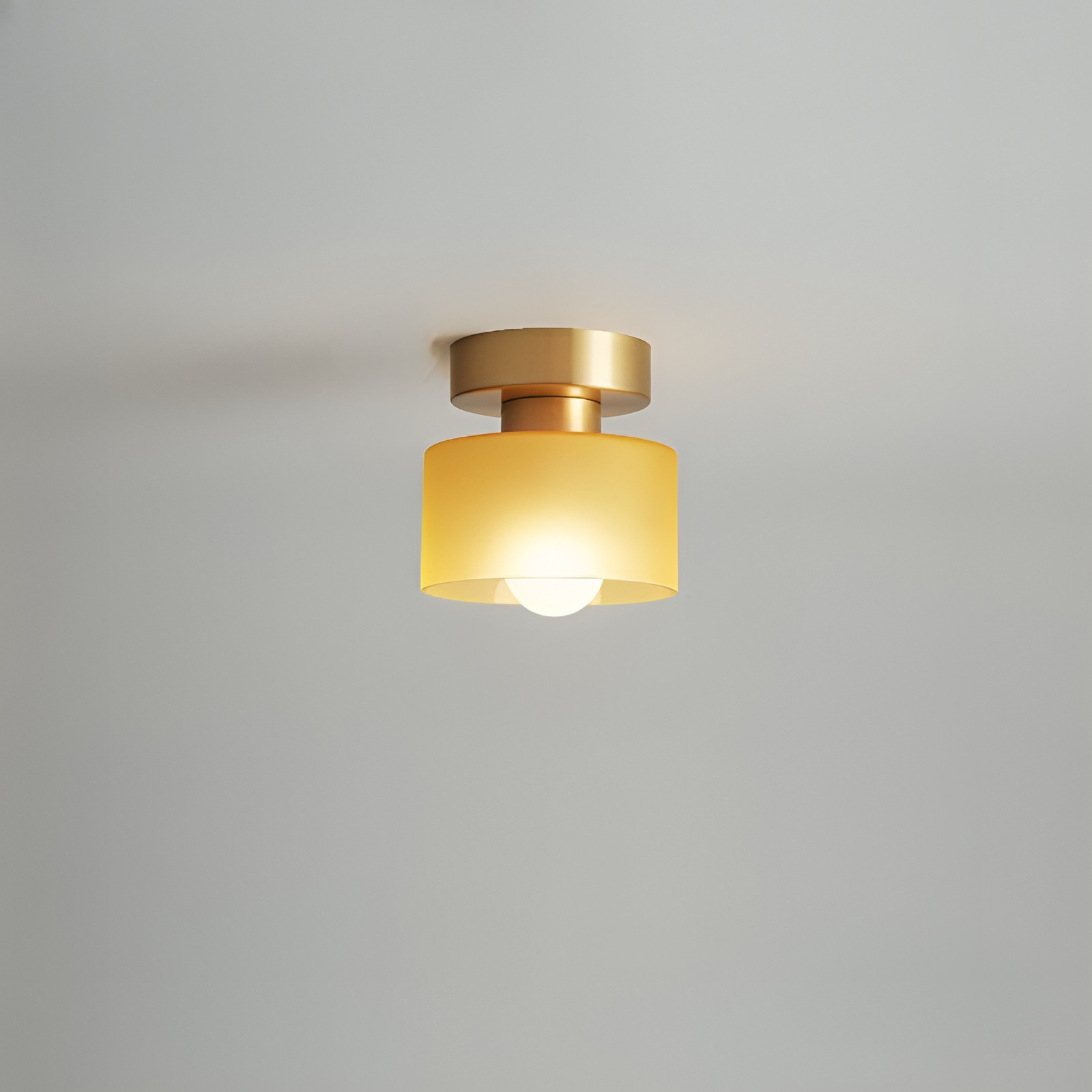 bauhaus deckenspot modern minimalistisch deckenleuchte warmes licht schlafzimmer