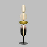 Designer-Stehlampe mit Farbdetails
