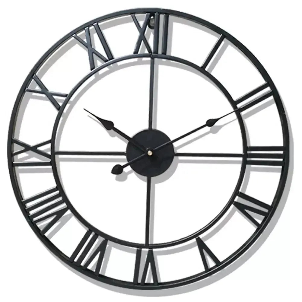 Vintage-Wanduhr aus Metall mit römischen Ziffern