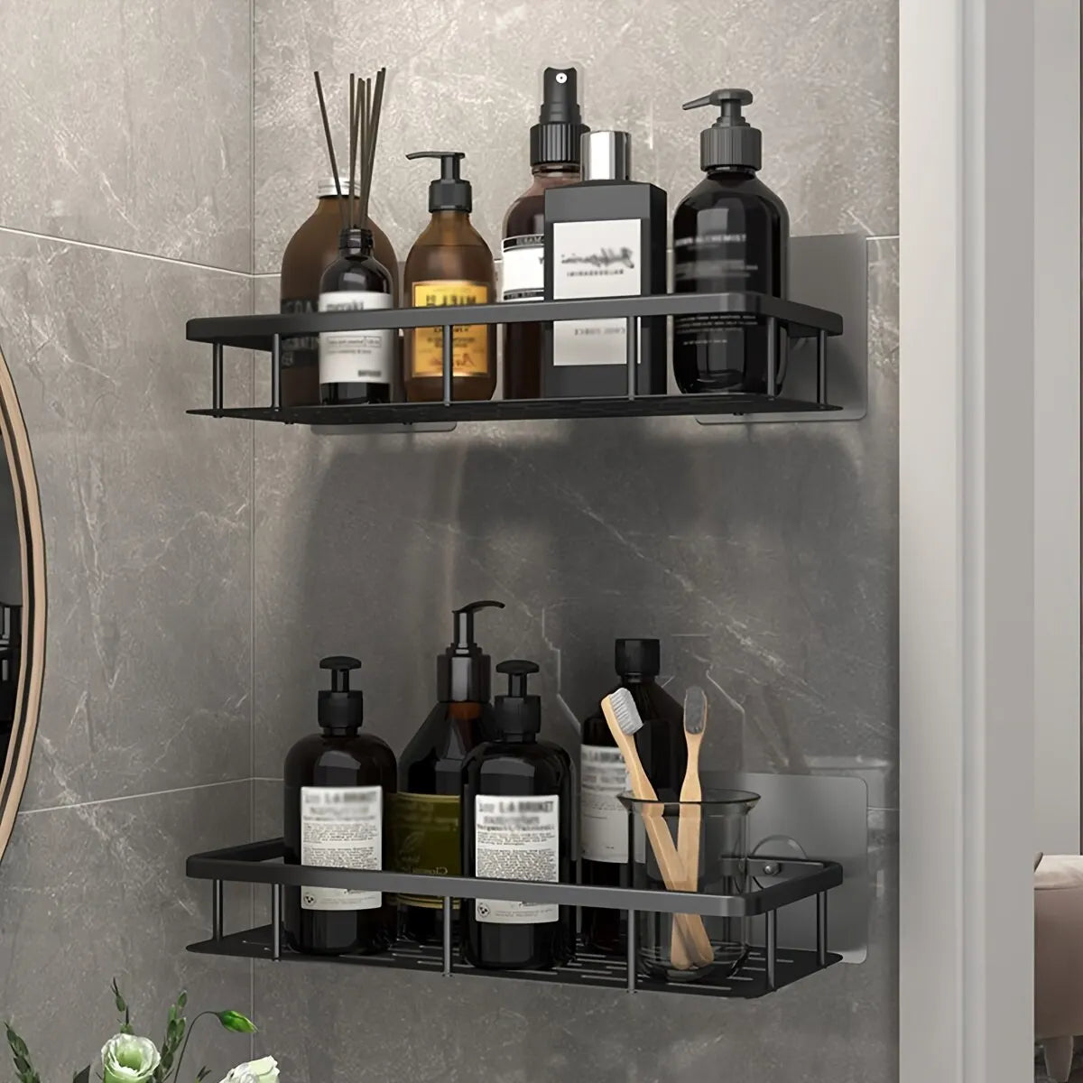 Eckmontierter Badezimmer-Organizer aus Aluminium