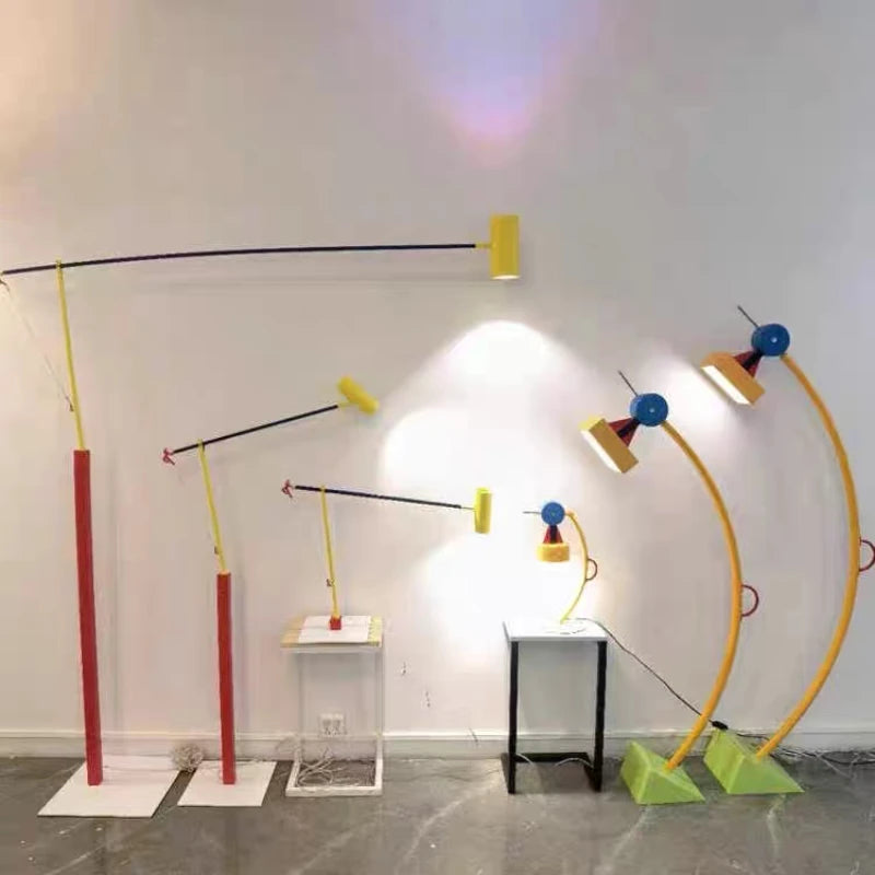 Verstellbare nordische Bogenstehlampe