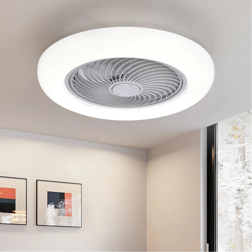 Intelligenter Deckenventilator mit Licht