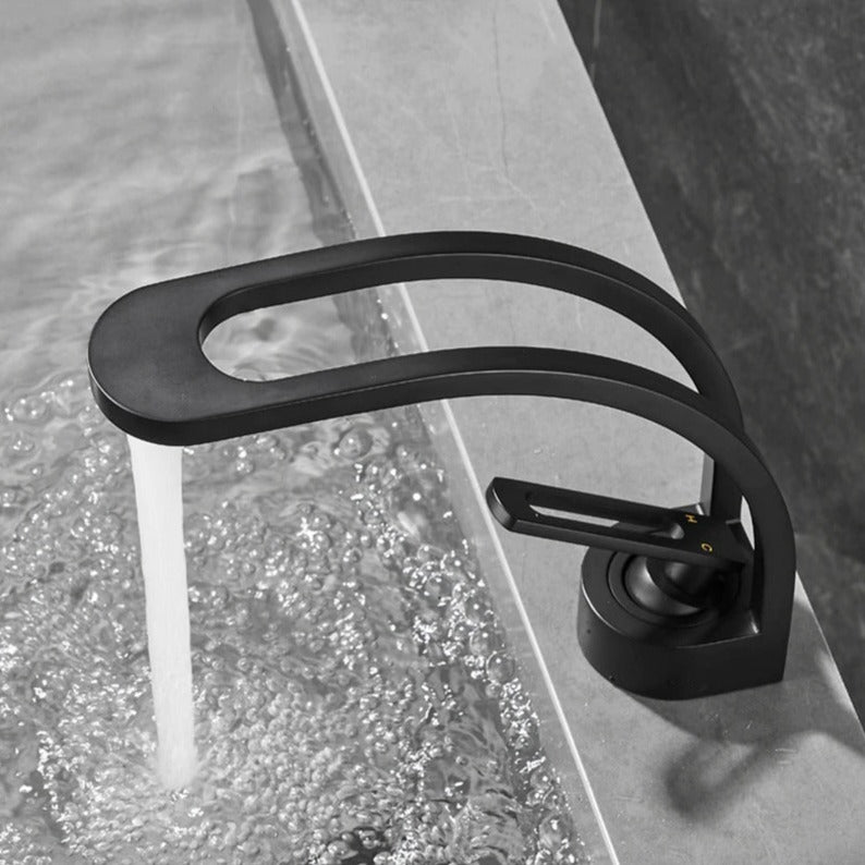 Gebogene Premium-Armatur fürs Bad – Innovatives Dual-Channel-System & edles Design-Aster Selection