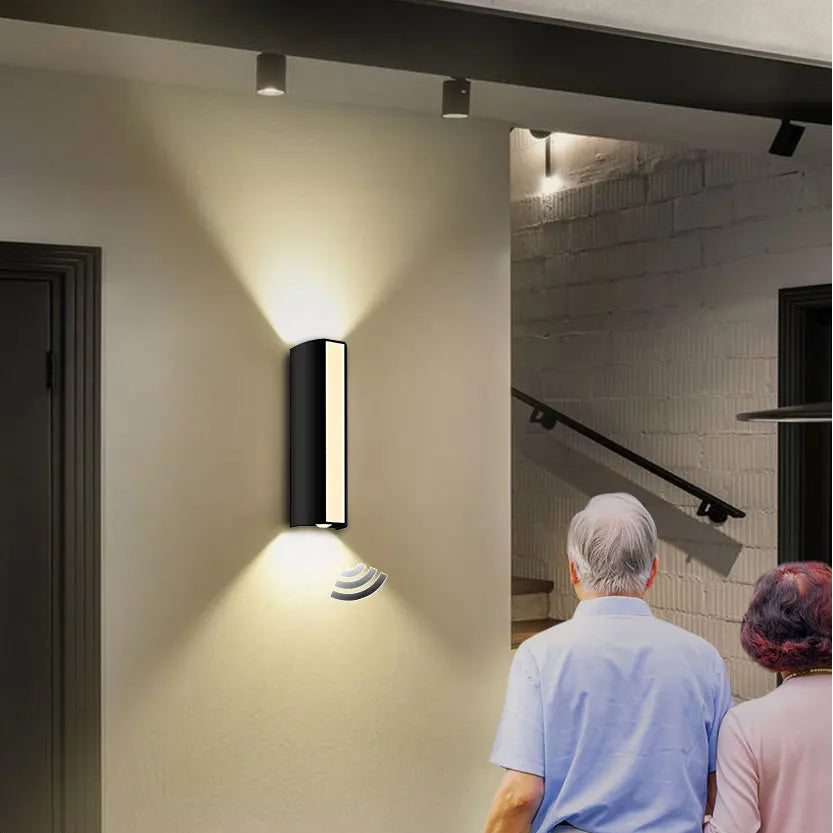 Schmale LED-Wandleuchte für den Außenbereich