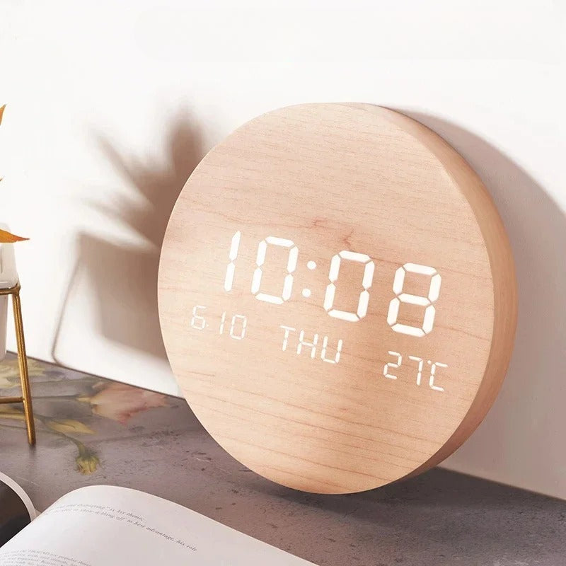 Digitale LED-Wanduhr mit Temperaturanzeige