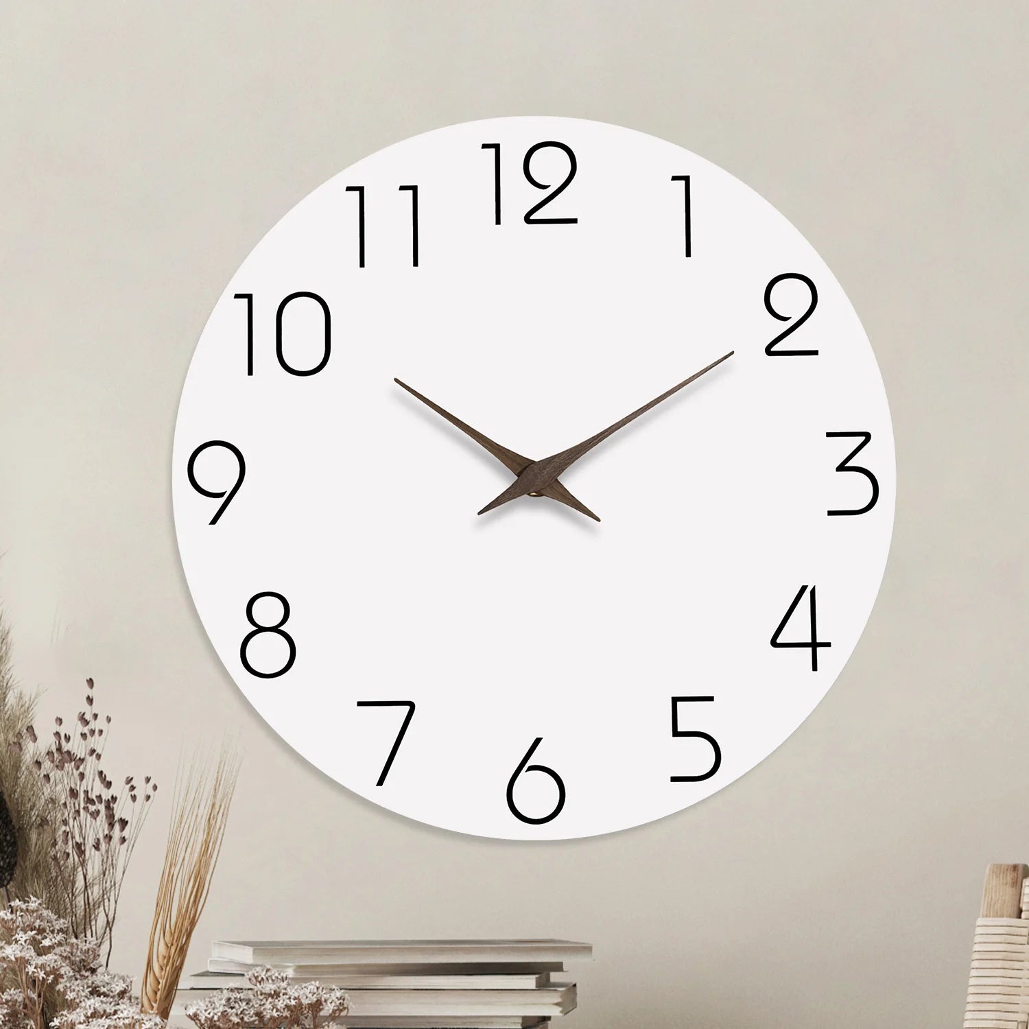 Minimalistische Wanduhr aus Holz