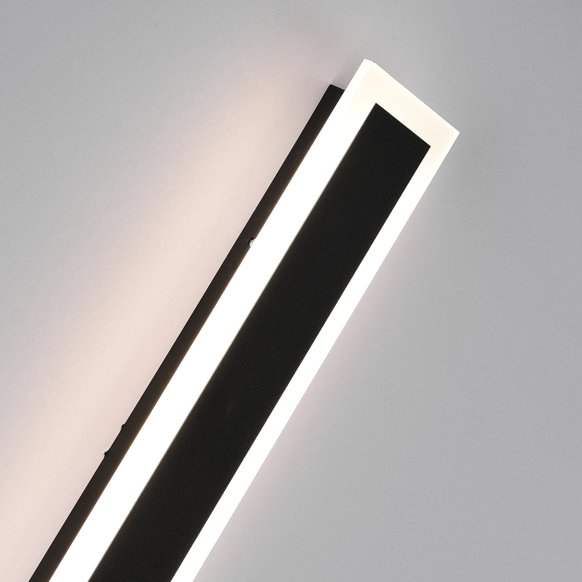 Lineare schwarze LED-Außenwandleuchte