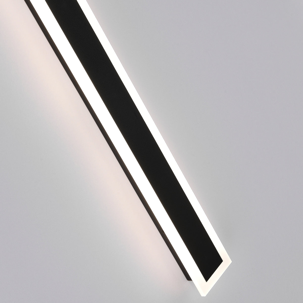 Lineare schwarze LED-Außenwandleuchte