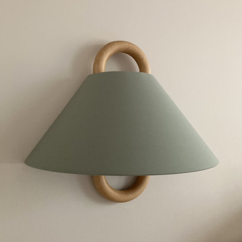Moderne plissierte Wandleuchte