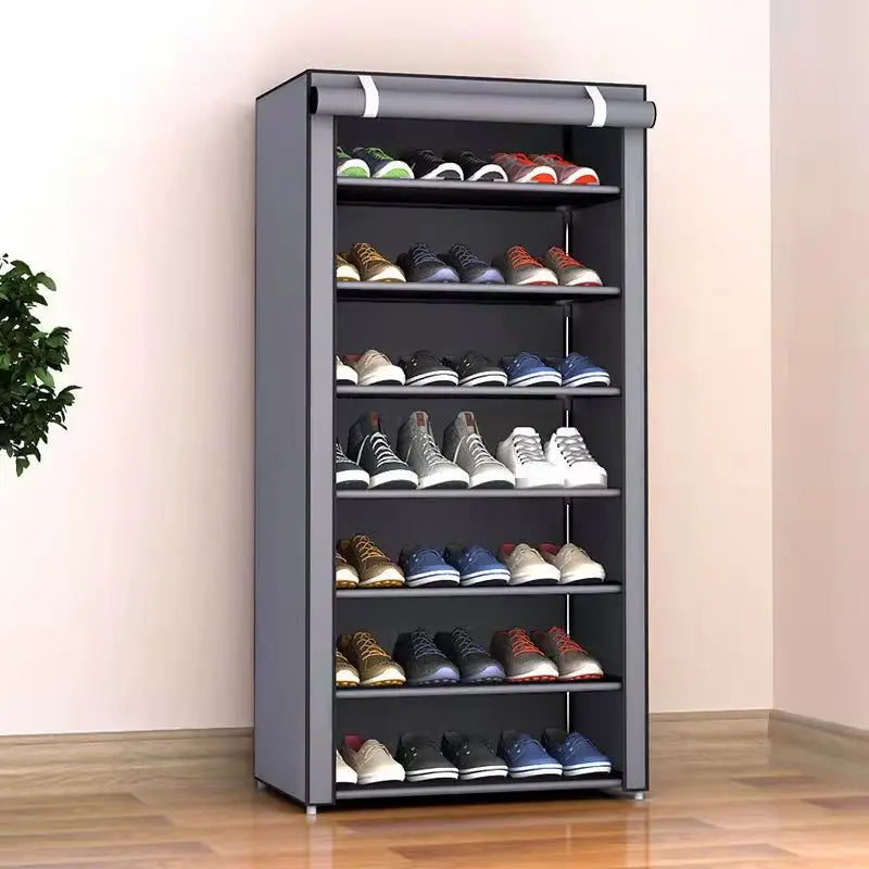 Moderner Schuhschrank mit Fächern und Rolltür