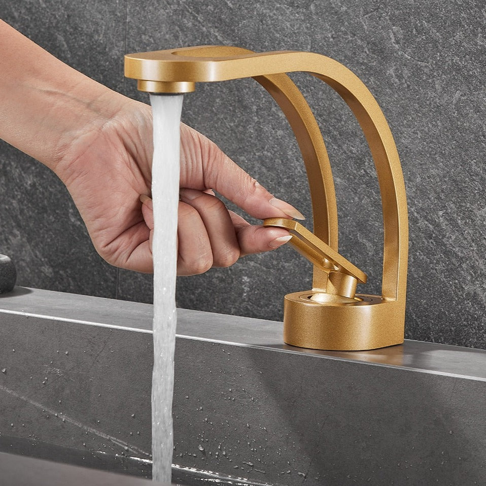 Moderner gebogener Badezimmer-Wasserhahn mit Dual-Channel-Funktion