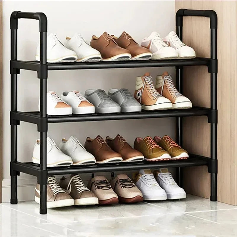 Mehrstöckiges, erhöhtes Schuhregal