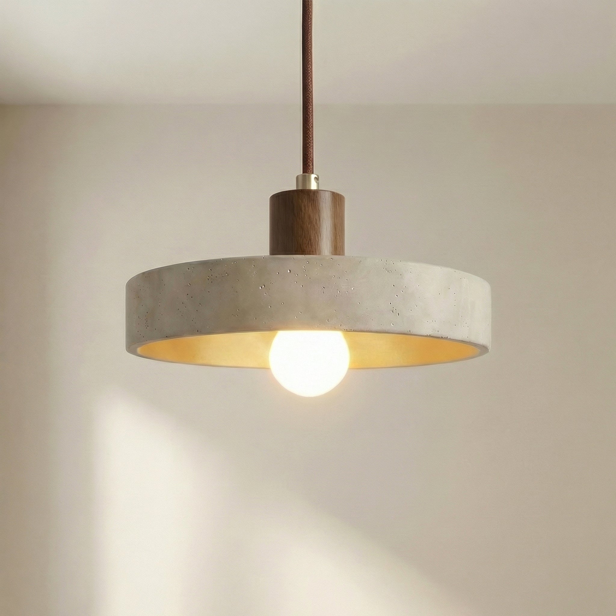 Moderne Travertin-Pendelleuchte im Bauhaus-Design