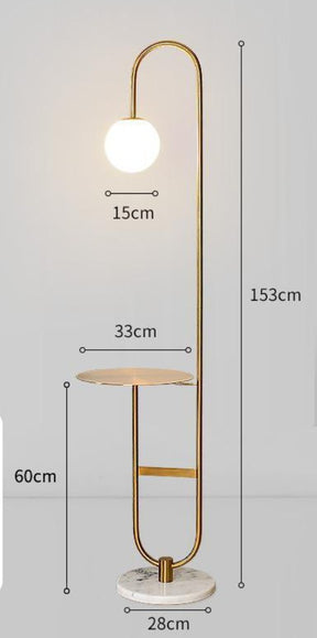 Moderne Stehlampe mit integriertem Beistelltisch