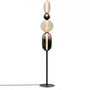 Designer-Stehlampe mit Farbdetails