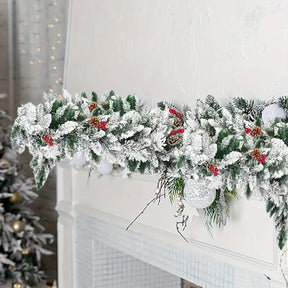 9-Fuß Künstliche Weihnachtsgirlande mit Tannenzapfen & roten Beeren