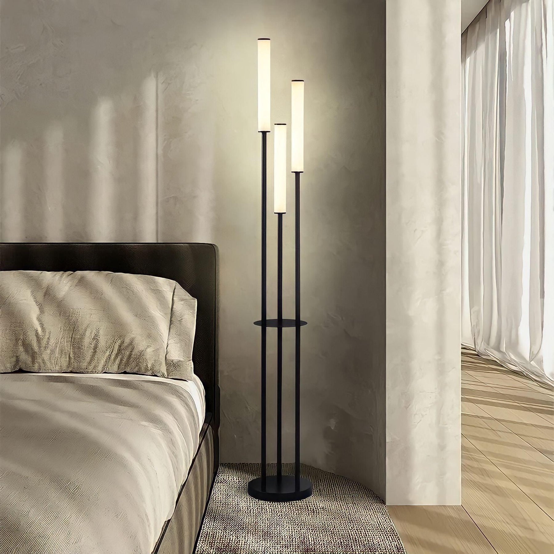 Lampadaire triple au design moderne