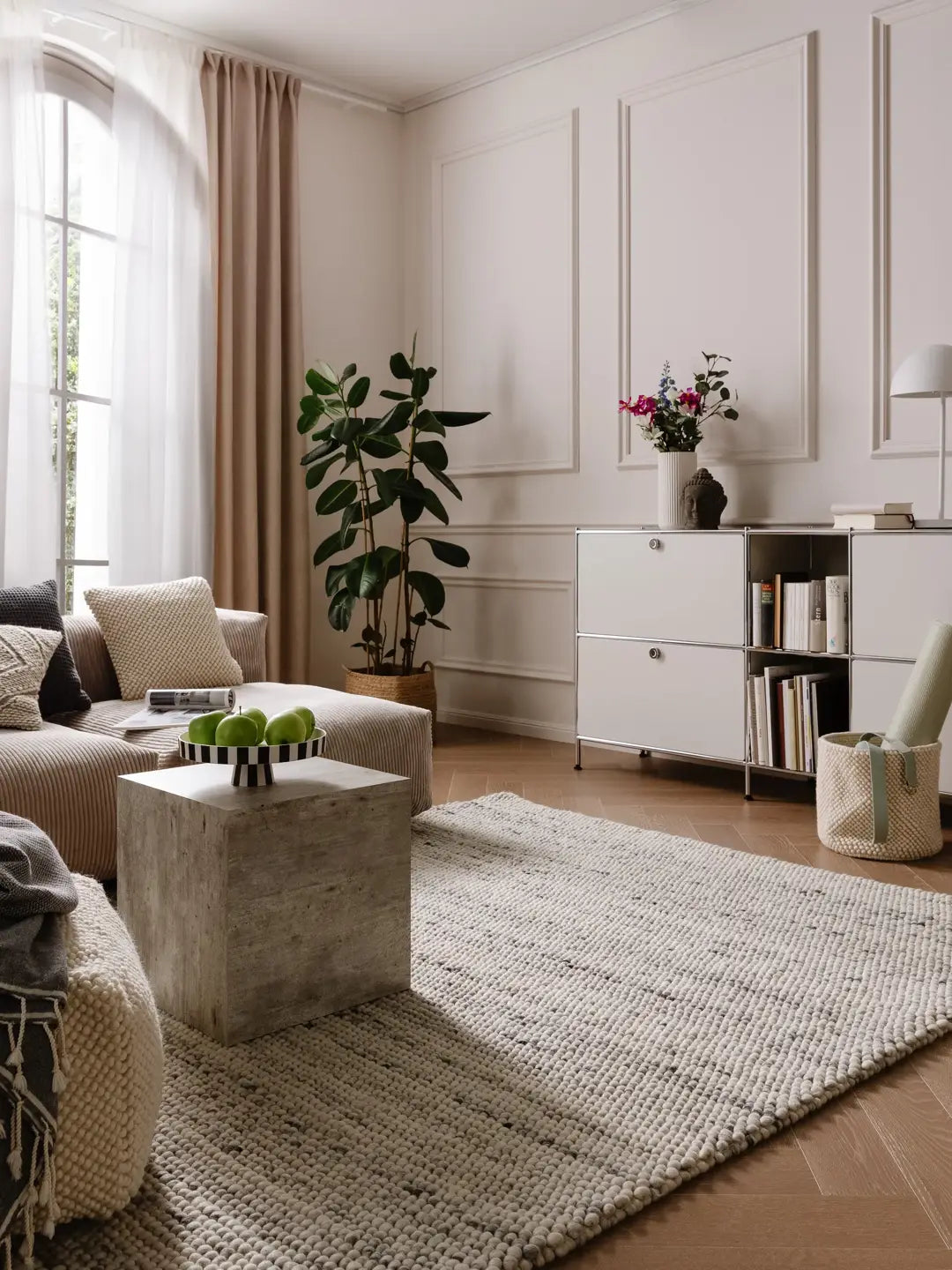 Flauschiger Teppich Wohnzimmer 200x300 aus Wolle in Beige, moderner Hochflorteppich für stilvolle Wohnräume