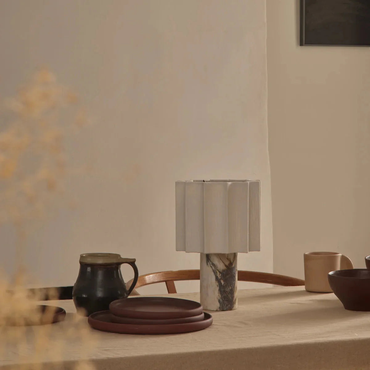 Wiederaufladbare Tischlampe aus Calacatta-Marmor-Aster Selection