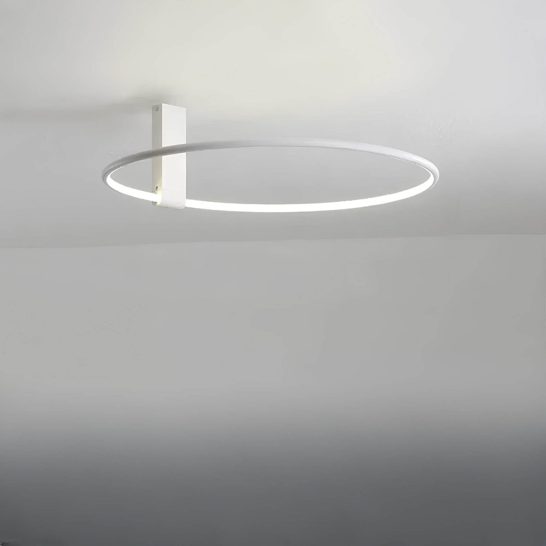 Plafonnier LED chic pour une décoration intérieure moderne