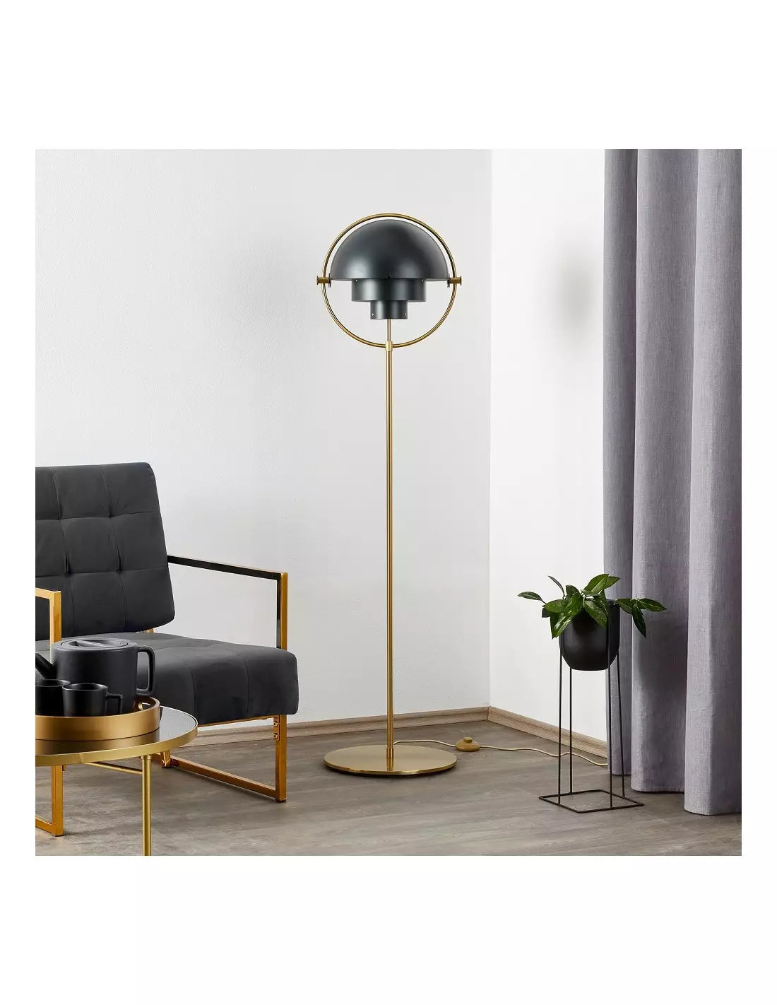 Moderne skulpturale Stehlampe für Wohnzimmer aus Metall im stilvollen Design für Interior