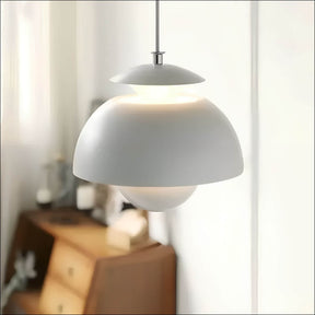 OrbLuxe – Une lampe LED élégante pour une vie stylée