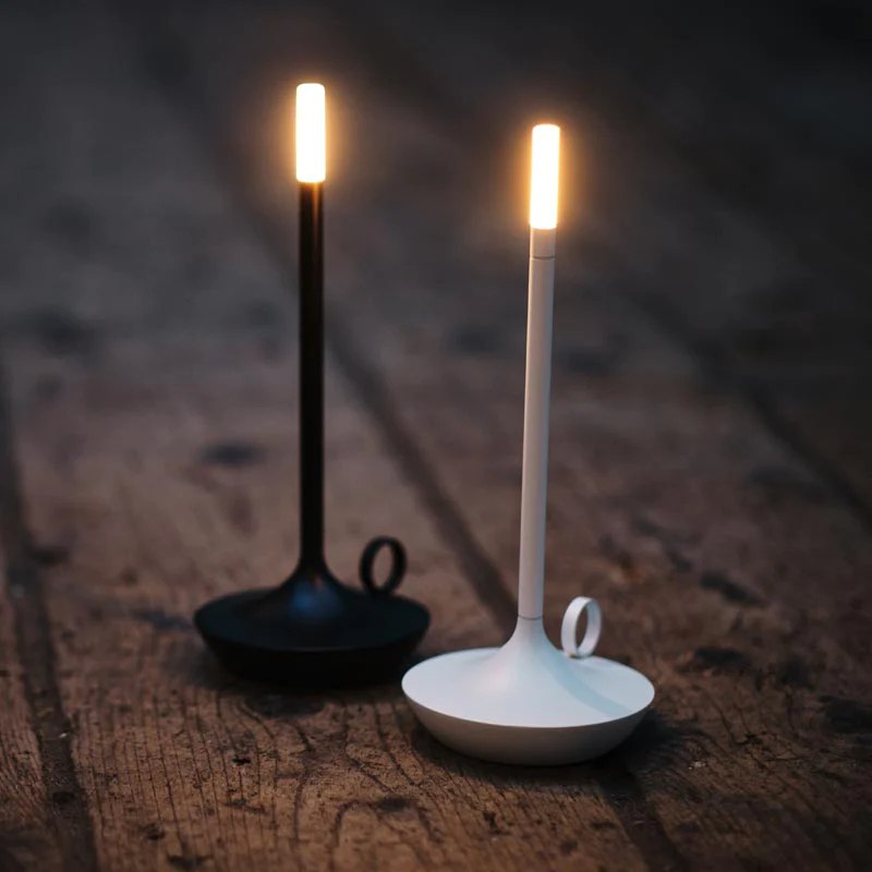 Solenne minimalistische skandinavische LED-Tischleuchte aus Aluminium