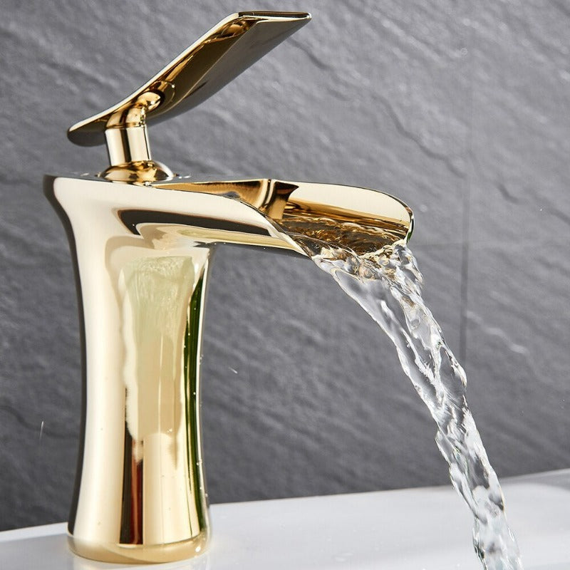 Moderne Wasserfall-Badezimmerarmatur – Stil & Eleganz-Aster Selection