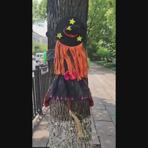 Halloween Baumkletternde Hexe