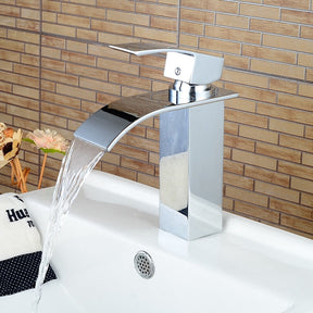 Eleganter Wasserfall-Wasserhahn – Modern & Luxuriös