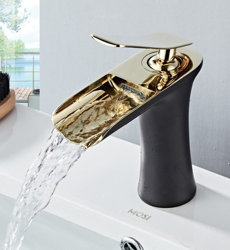 Moderne Wasserfall-Badezimmerarmatur – Stil & Eleganz-Aster Selection