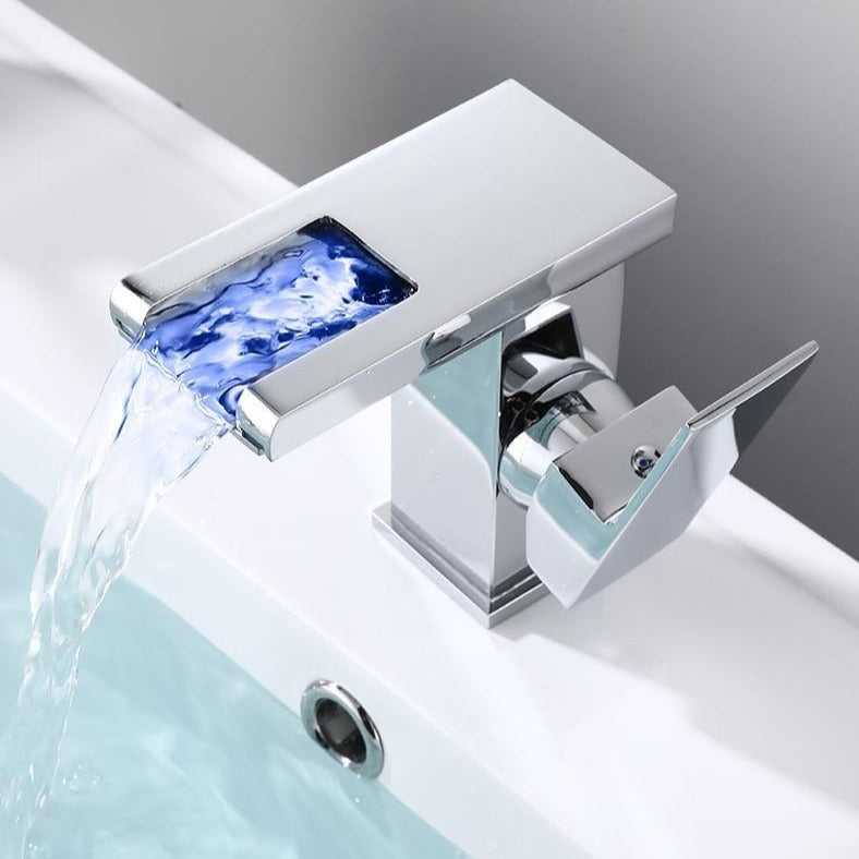 Modernes Badezimmer-Highlight – LED-Wasserhahn mit farbiger Beleuchtung-Aster Selection