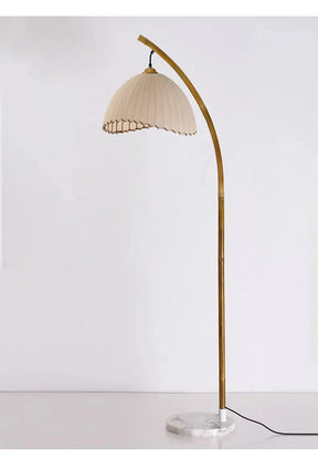 Vintage Bambus-Stehlampe – Retro-Design mit warmem Licht