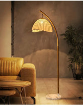 Vintage Bambus-Stehlampe – Retro-Design mit warmem Licht