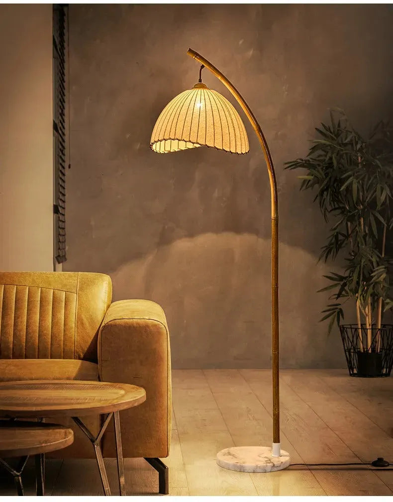 Vintage bamboo floor lamp – retro design with warm light