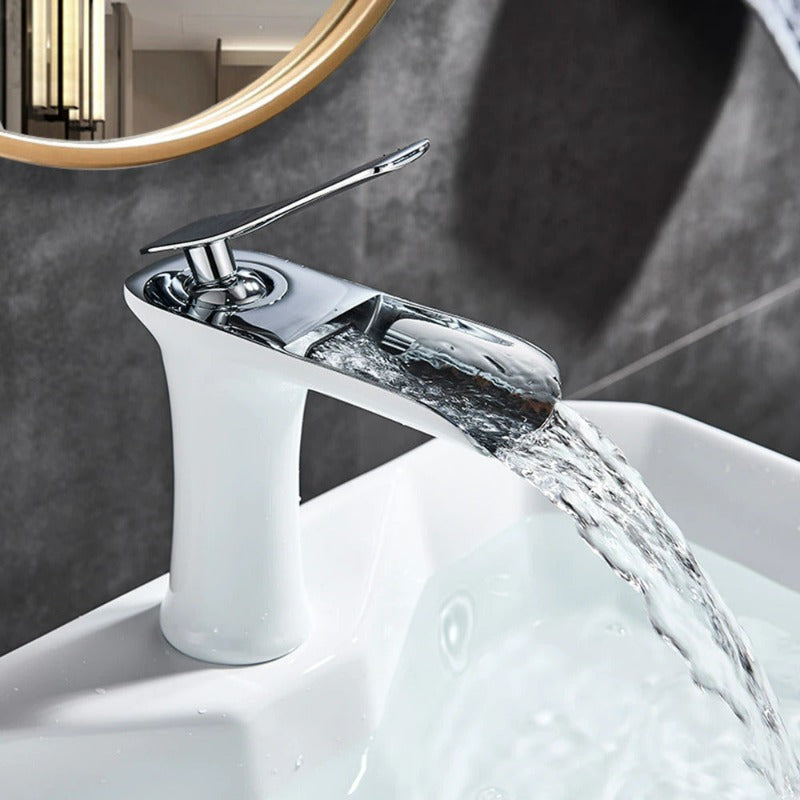 Moderne Wasserfall-Badezimmerarmatur – Stil & Eleganz-Aster Selection