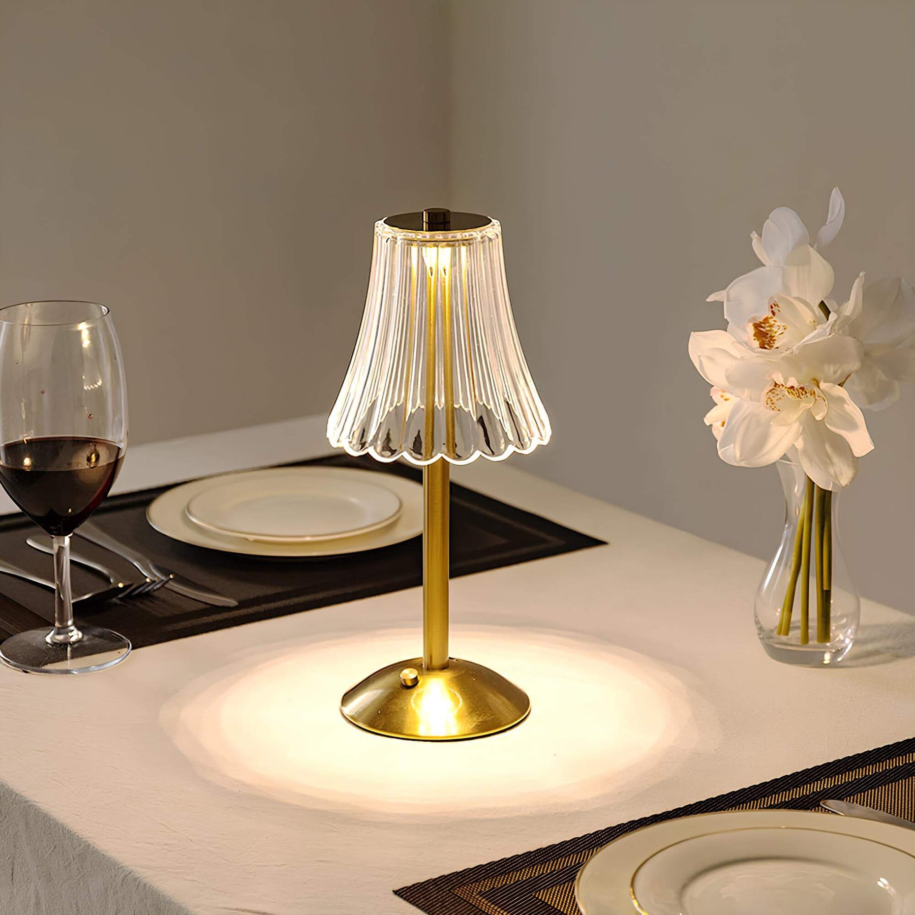 Lampe de table LED chic au design rétro pour un éclairage élégant